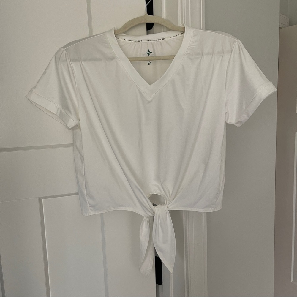 Tuckernuck Sport White Short Sleeve Tie Front Top